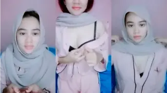 Jilbab Mbak Vita Pamer Belahan Toket Video by SangeLink