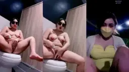 Viona Omek di WC Umum Video by AVTub