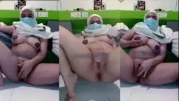 Toge Pakai Mukenah Colok Memek Video by SangeLink