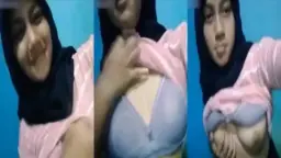 Abg Hijab Cantik Pamer Toket Mulus Video by TubeV