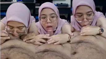 Sepongan Cewek Jilbab Pink Lagi Viral Video by IXXX