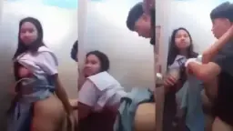 Abg SM4 Ngentot di Kamar Mandi Video by xNxx