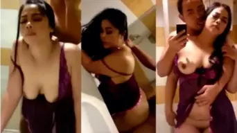 Selingkuh Doggy di Kamar Mandi Video by SpankBang